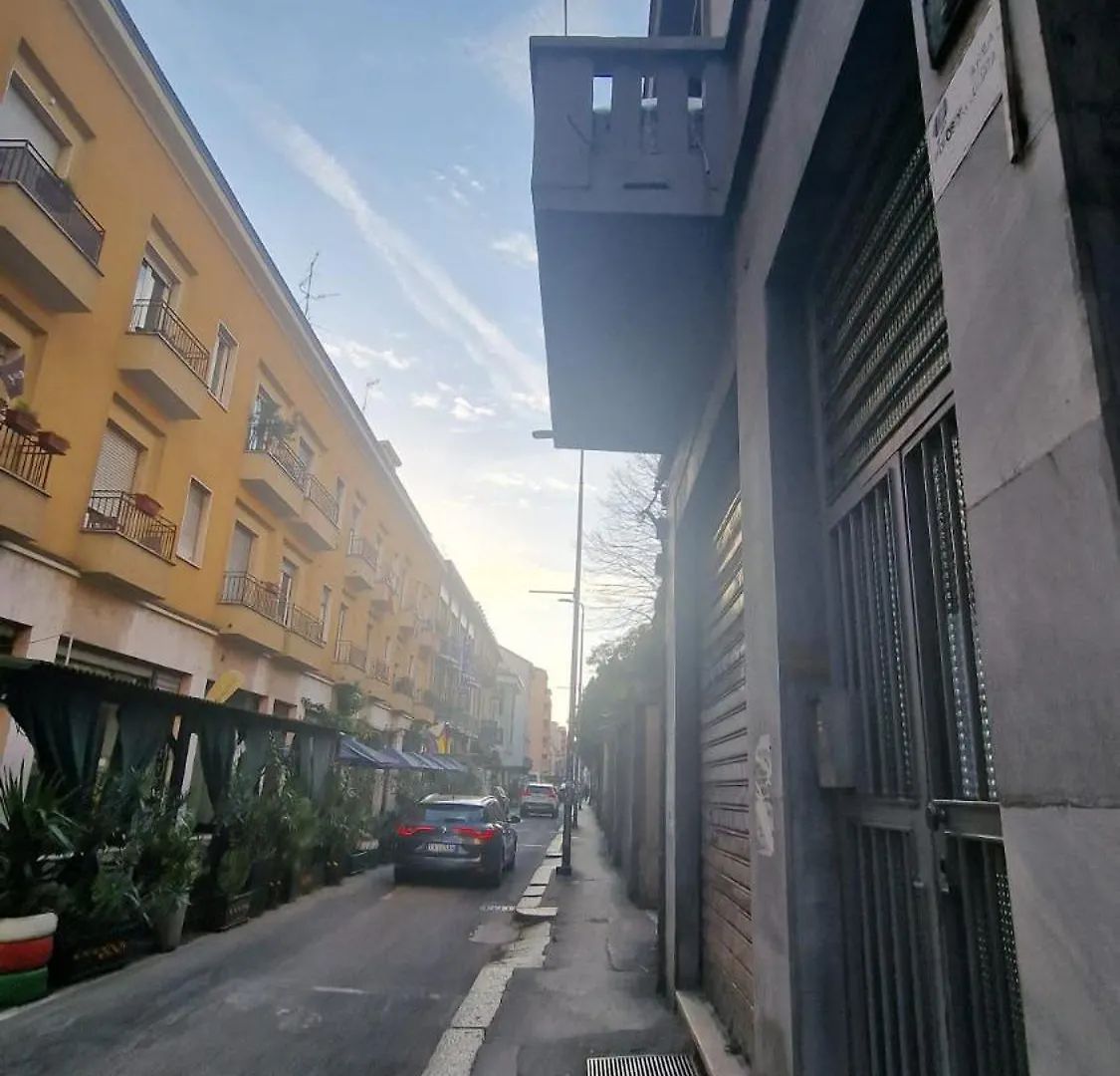 La Casa Di Tom - Homy Milano Apartment 0*, Milan